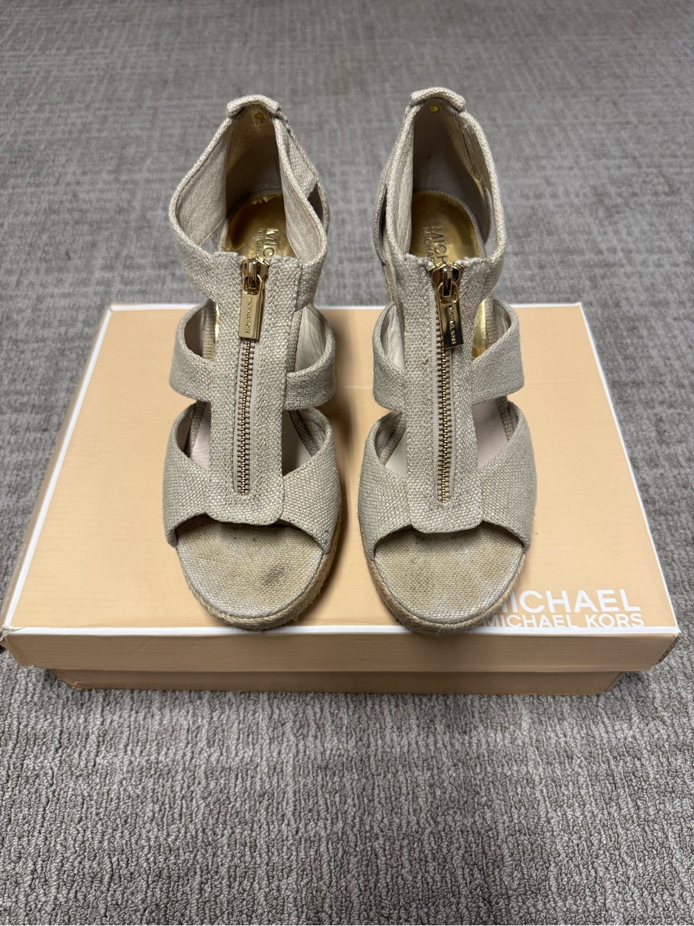 Michael Kors Gold-Tone Zipper Neutral  Linen Wedge Sandals size 8